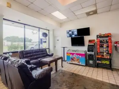 OYO O Jackson I-55 North - 10