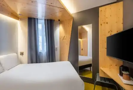 Urban Bivouac - 50