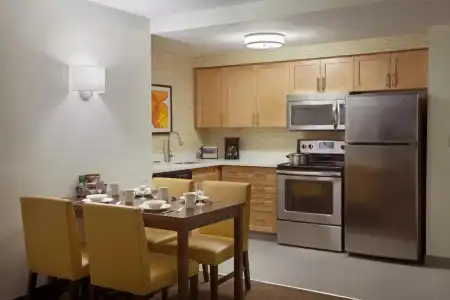 Cambridge Suites Mississauga - 25
