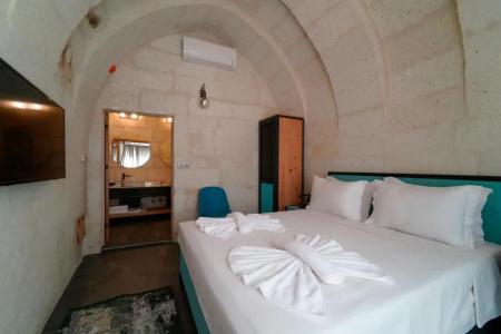 The Niche Cave - 49