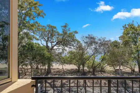 Alexander Beachfront Apartments - 64