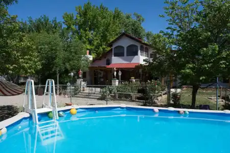 Red Horse Bed and Breakfast - 12