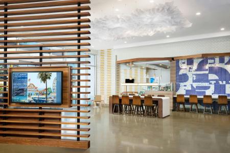 Courtyard by Marriott Santa Monica - 20