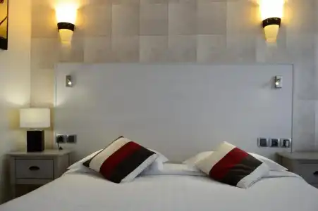 Contact Hôtel - Hôtel les Bleuets & SPA - 69