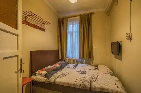 Erenler & Hostel - 62