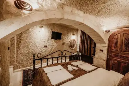 Romantic Cave - 59