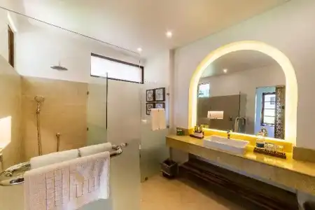 Bluebay Beach Resort & Spa - 39