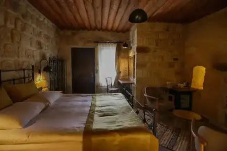 1811 Cave - 61