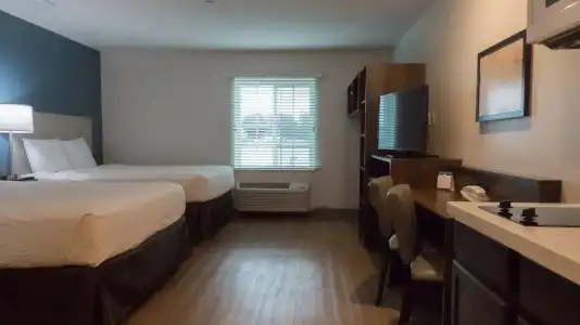 WoodSpring Suites Bakersfield East - 10