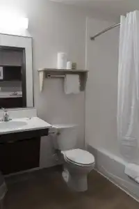WoodSpring Suites Bakersfield East - 17