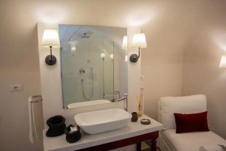 Suite 35 - 27