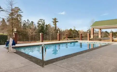 Four Points by Sheraton Raleigh Arena - 11