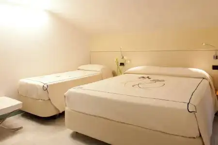 Eros Residence - 11