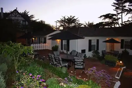 Colonial Terrace Inn by the Sea - 14