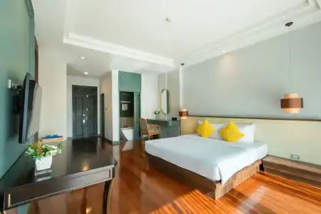 Bangsaen Heritage - 100