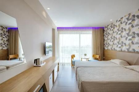 Tasia Maris Seasons - Adults Only - 123