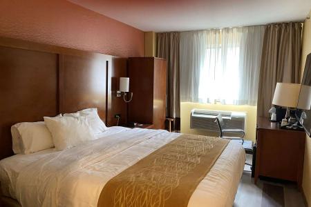 Ramada by Wyndham New York Times Square West - 1