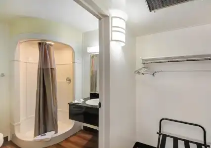 Motel 6 Wichita, KS - 8