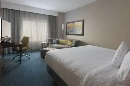 Courtyard Marriott Riverwalk - 32