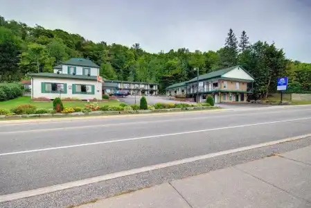 Knights Inn Huntsville, ON - 29