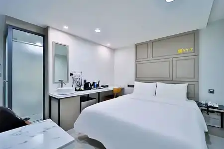 Busan Seomyeon YTT - 134