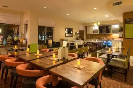 Hilton Garden Inn - Flagstaff - 16