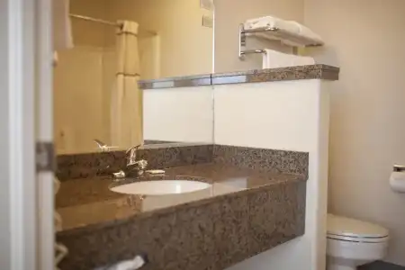 St. George Inn & Suites - 7