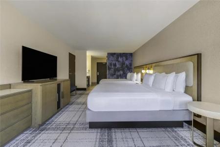 The Newberry Bend, Tapestry Collection by Hilton - 61