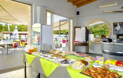 Camping Village Baia Azzurra - 2