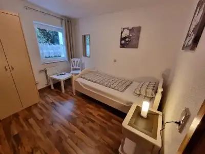 Ursula Garni - 29