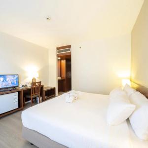 Golden Crown Grand - 28