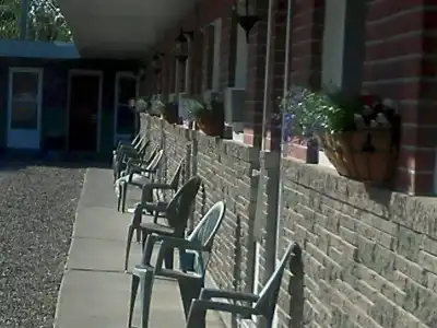 Trunk Road Motel - 16