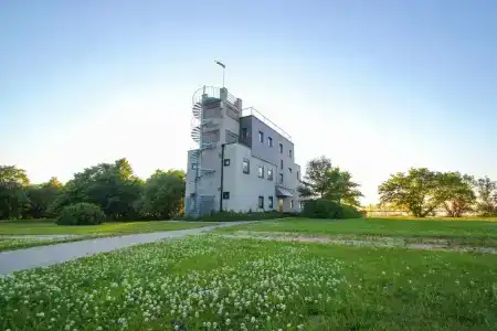 Saka Manor - 30