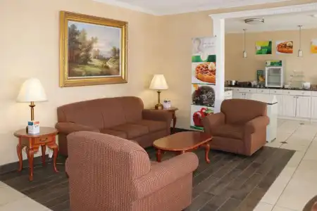 Quality Inn Evansville Eastland Area - 9