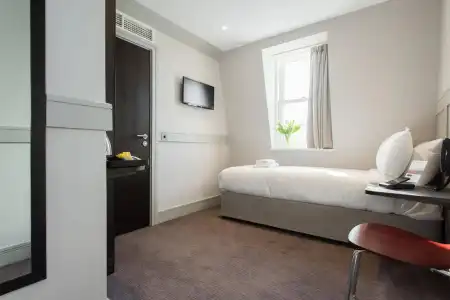 Mowbray Court - 6