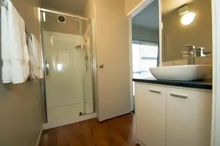 Middlemore Motel - 52