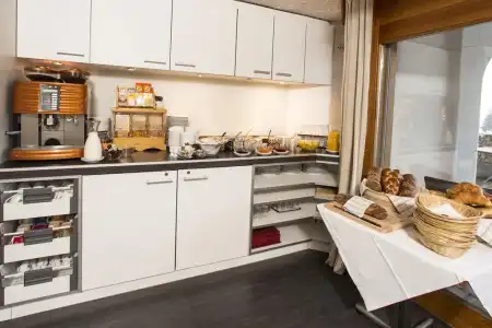 Arena Guesthouse - 11