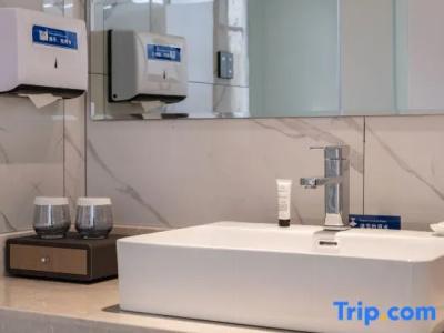 Microtel by Wyndham Lijiang - 63