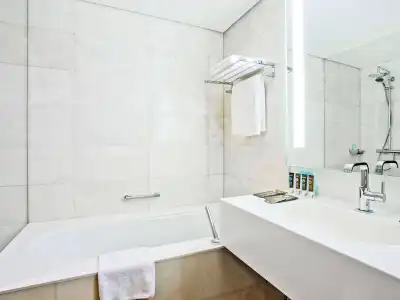 Novotel Abu Dhabi Al Bustan - 8