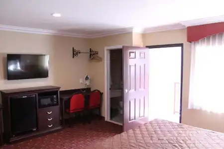 Budget Inn Anaheim - 19