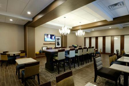 Hampton Inn Green Bay Downtow - 19