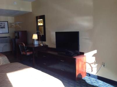 Diamond Inn and Suites - 15