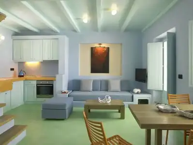 Voreina Gallery Suites - 27