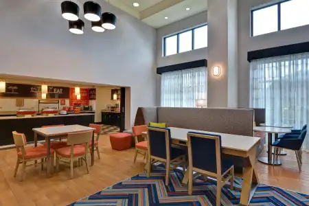 Hampton Inn & Suites Clearwater/St. Petersburg-Ulmerton Road, FL - 20