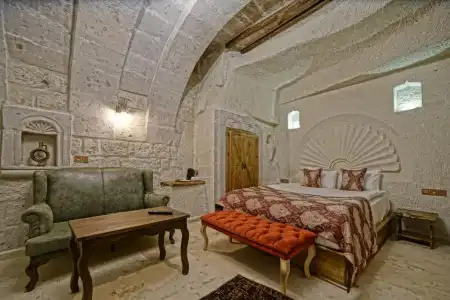 Risus Cave Suites - 14