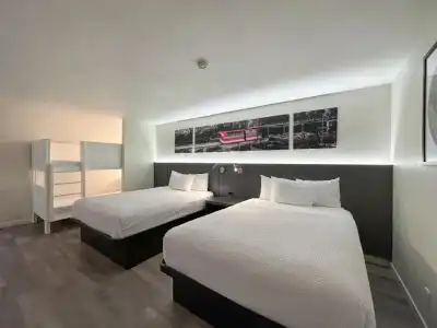 Ramada by Wyndham Anaheim Convention Center - 41