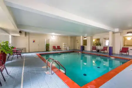 Quality Inn & Suites - 10