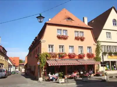 & Café Göller - 12