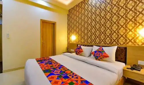FabPrime Indra Palace - 4