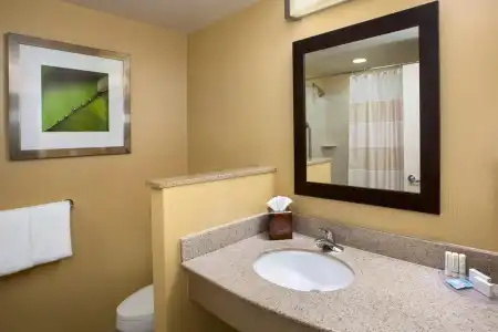 Courtyard by Marriott Boston-South Boston - 9